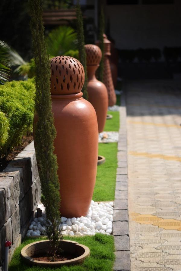 Bhramari Nest Hotel Subrahmanya Bagian luar foto